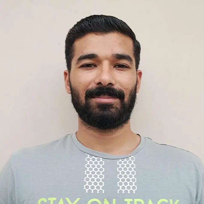 Sunny - Specialist in muscle and joint pain relief through yoga